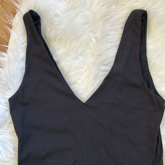 House of Harlow 1960 Black Ribbed Bodysuit Size Medium - Picture 2 of 5